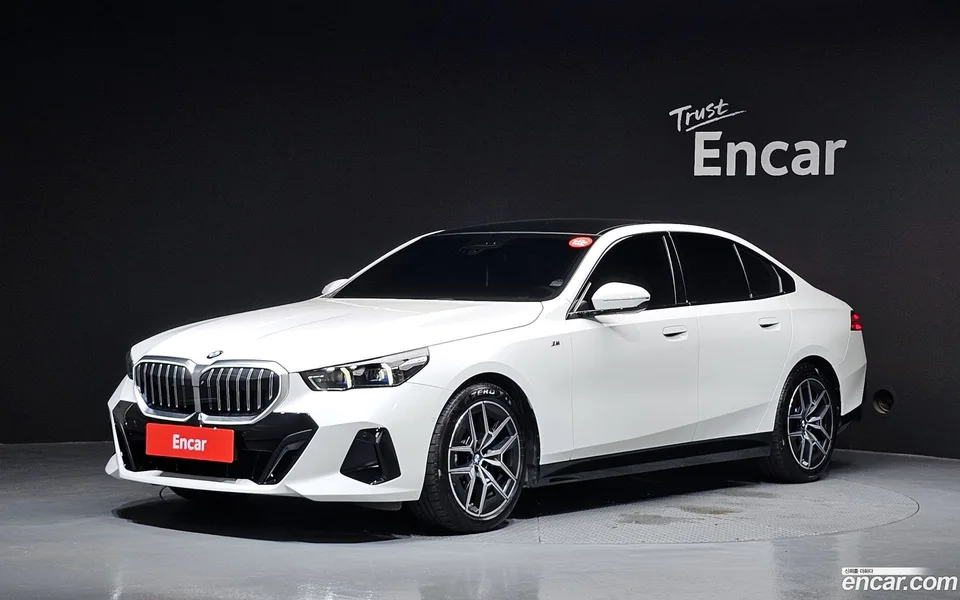 BMW 5 Series 520i M 2024 — photo 1, buy with delivery to Moscow