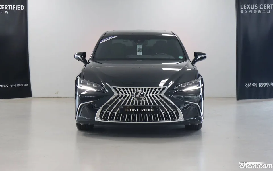 Lexus ES 300h 2025 — thumbnail 3