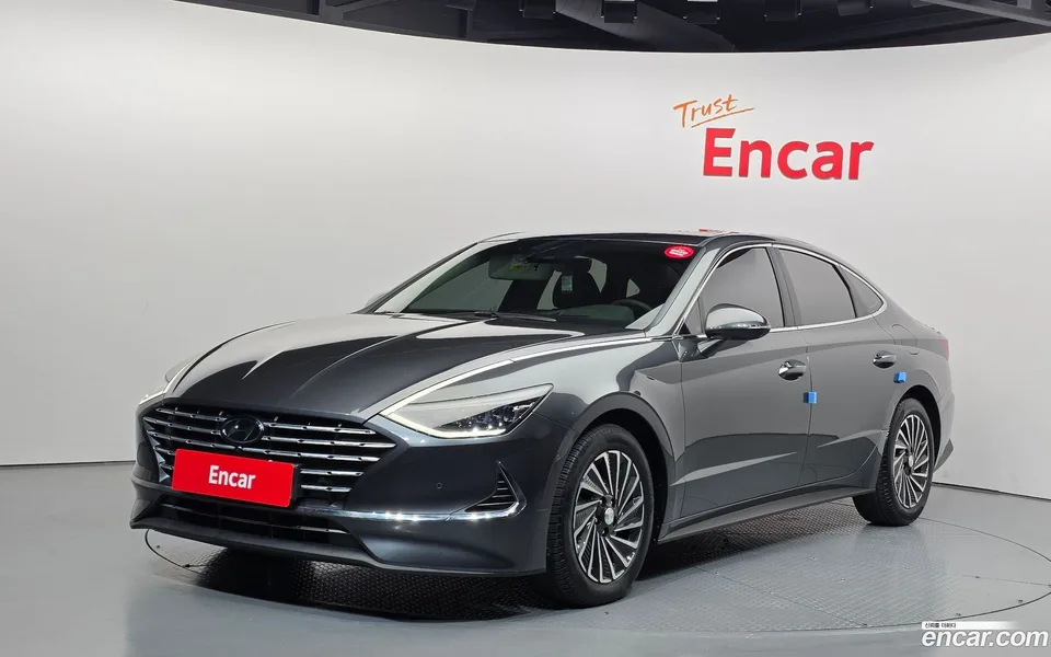Hyundai Sonata Hybrid 2022 — photo 1, buy with delivery to Moscow