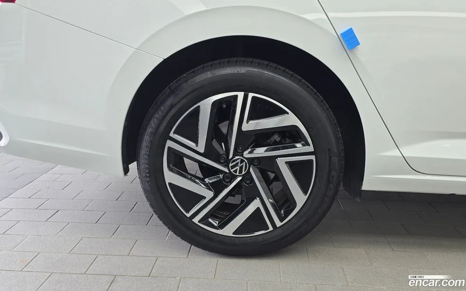 Volkswagen Jetta 1.5 TSI 2023 — thumbnail 2