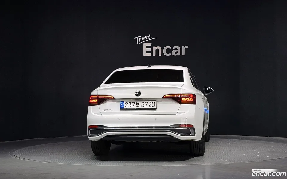 Volkswagen Jetta 1.5 TSI 2023 — thumbnail 4