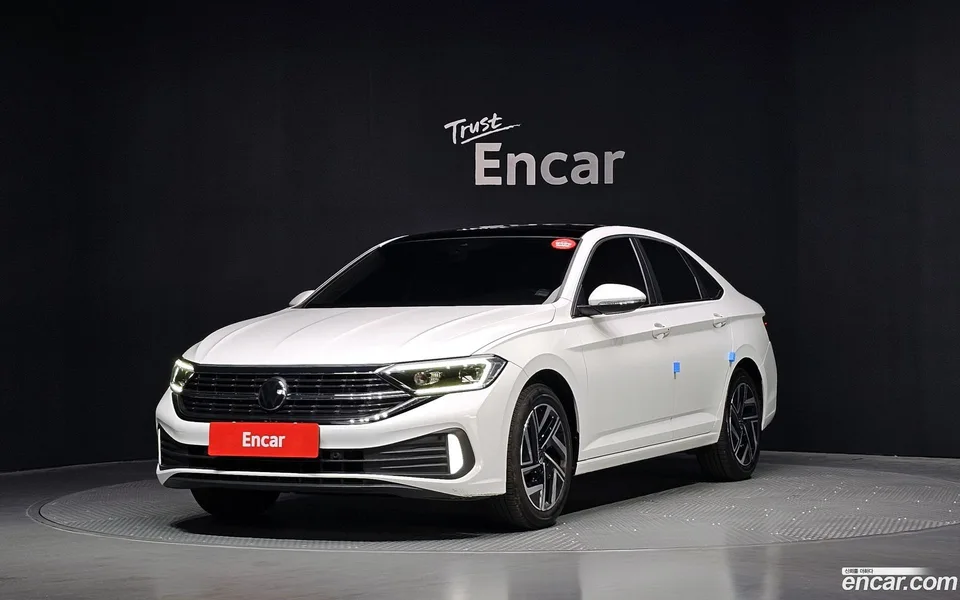 Volkswagen Jetta 1.5 TSI 2023 — photo 1, buy with delivery to Moscow