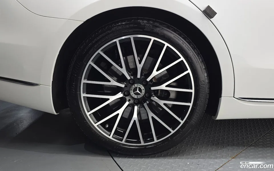 Mercedes-Benz S-Class S580L 4MATIC 2024 — thumbnail 5