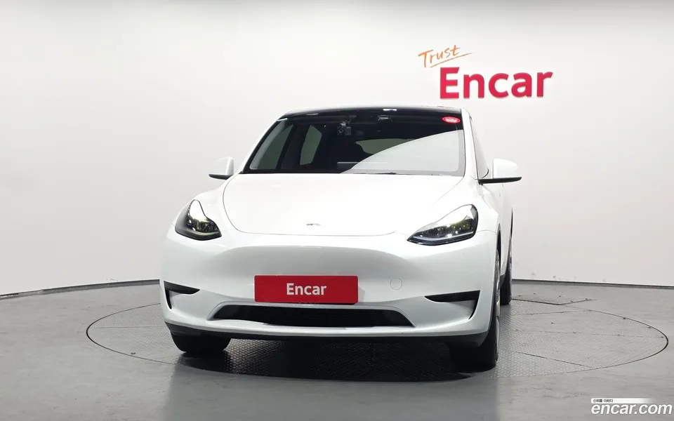 Tesla Model Y RWD 2023 — thumbnail 3