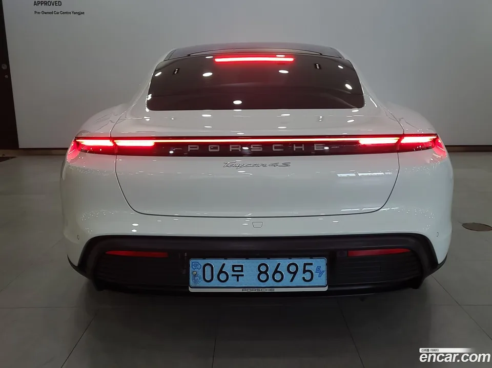 Porsche Taycan 4S 2022 — thumbnail 4