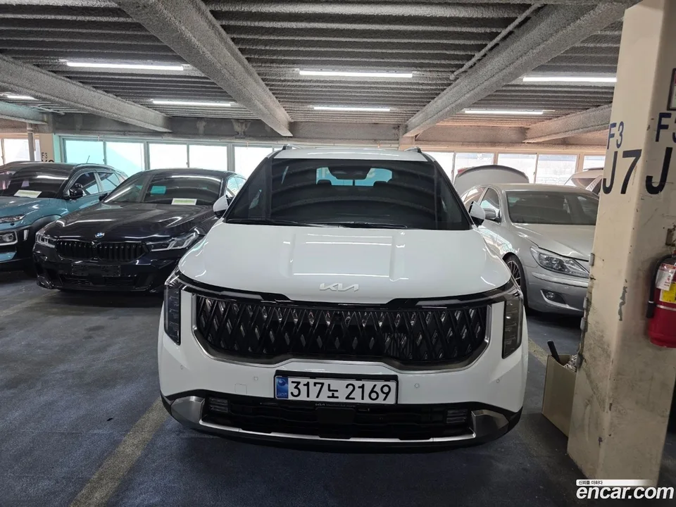 Kia Carnival HEV 9 2025 — photo 1, buy with delivery to Moscow