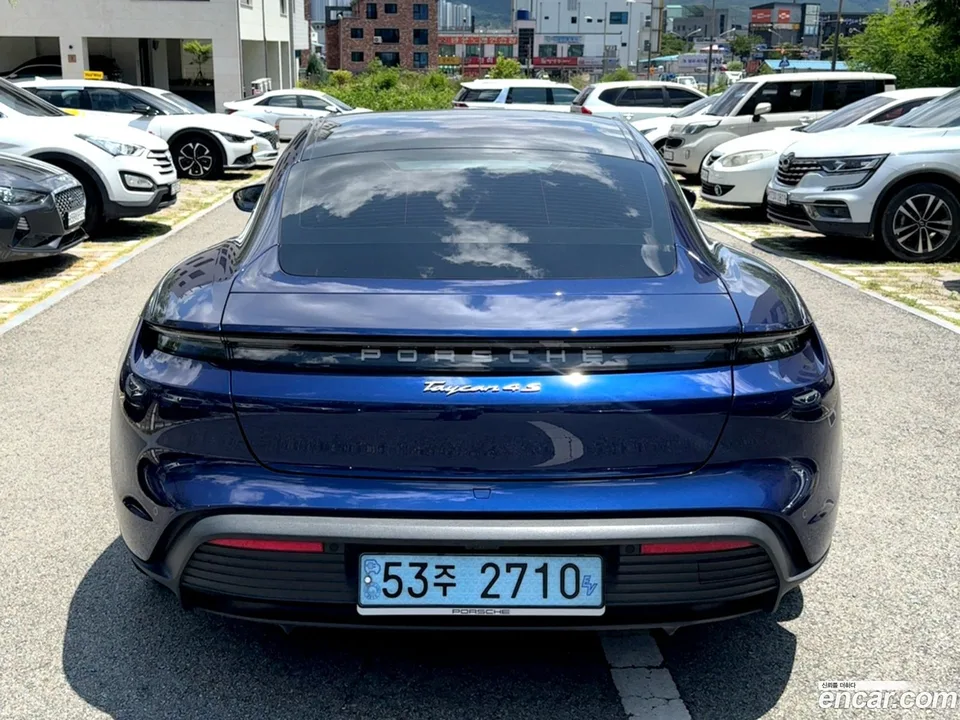 Porsche Taycan 4S 2024 — thumbnail 2