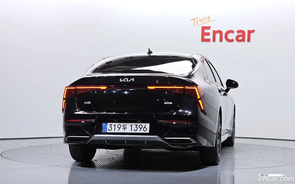 Kia K5 Hybrid 2023 — thumbnail 4