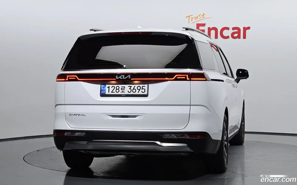 Kia Carnival 7 2022 — thumbnail 4