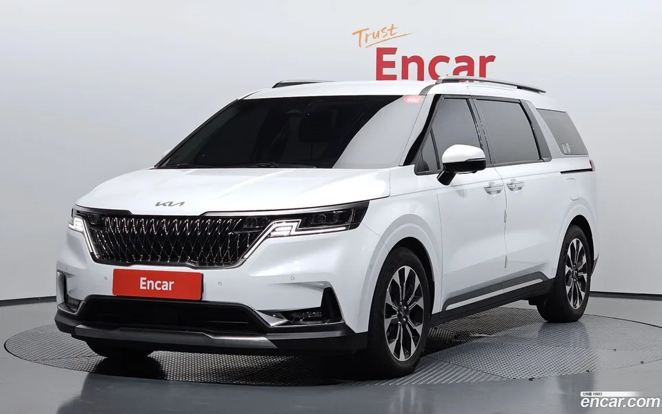 Kia Carnival 7 2022 — photo 1, buy with delivery to Moscow