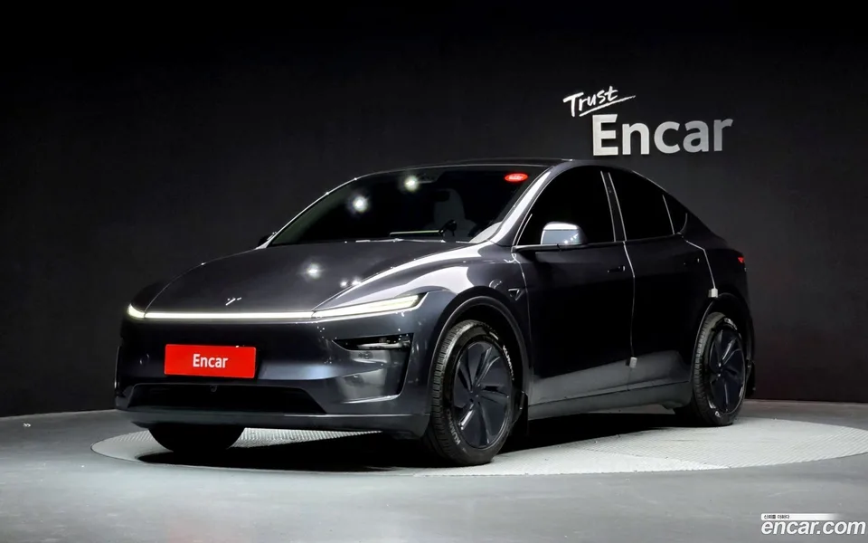 Tesla Model Y AWD 2025 — photo 1, buy with delivery to Moscow
