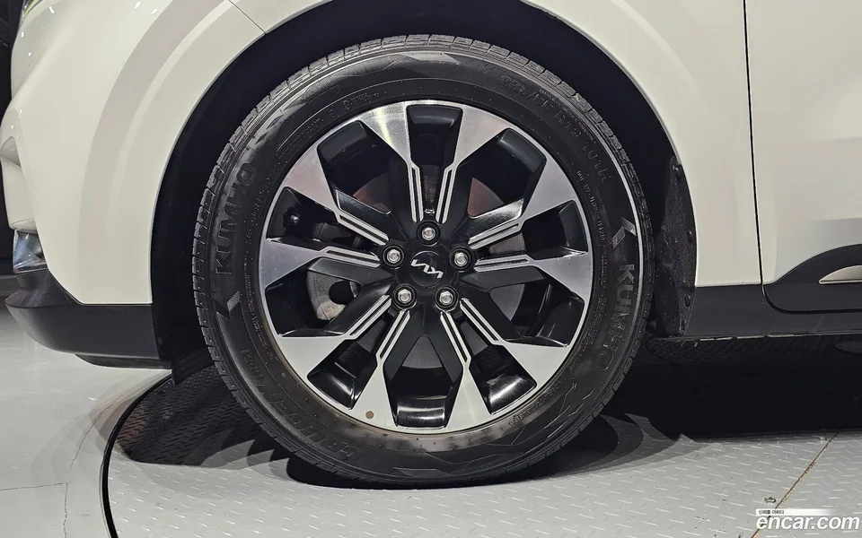 Kia Carnival 7 2022 — thumbnail 2