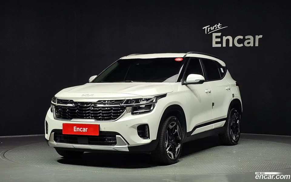 Kia Seltos 1.6 2WD 2022 — photo 1, buy with delivery to Moscow