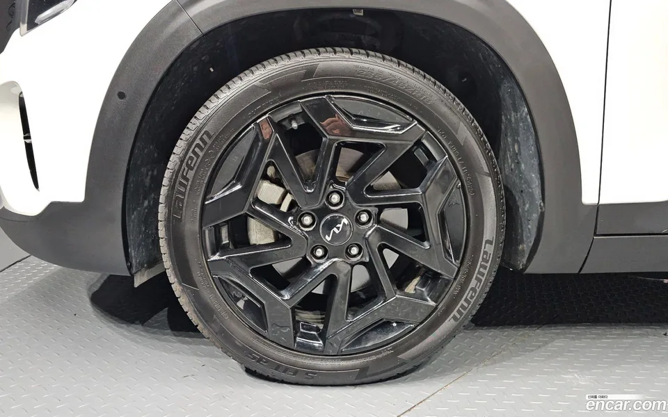 Kia Seltos 1.6 2WD 2023 — thumbnail 2