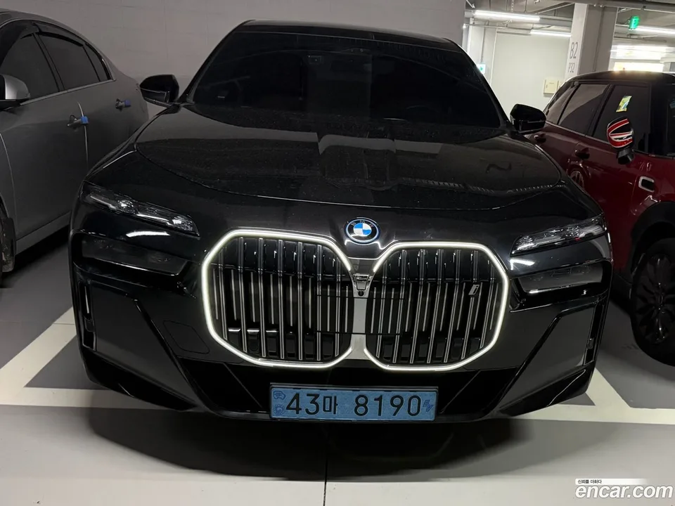 BMW i7 xDrive 60 M 2023 — photo 1, buy with delivery to Moscow