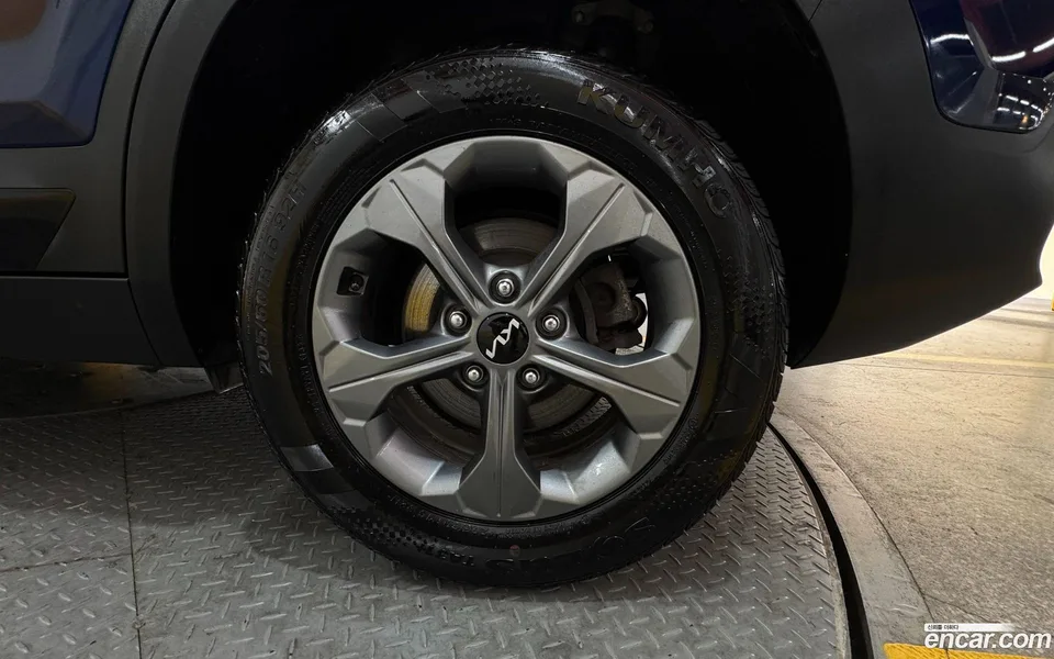 Kia Seltos 2.0 2WD 2023 — thumbnail 2
