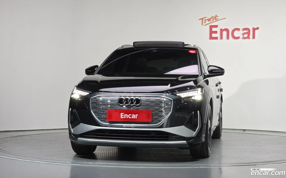 Audi Q4 e-tron 40 2022 — thumbnail 3