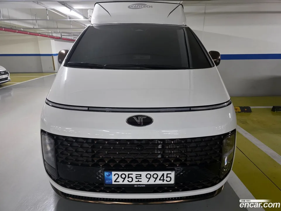 Hyundai Staria 4WD 9 2023 — thumbnail 3