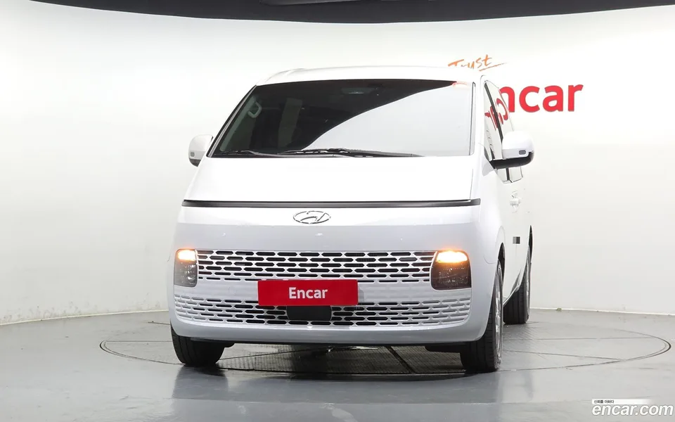 Hyundai Staria 5 2023 — thumbnail 3