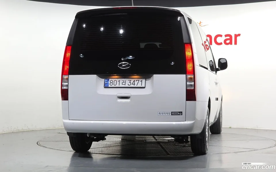Hyundai Staria 5 2023 — thumbnail 4