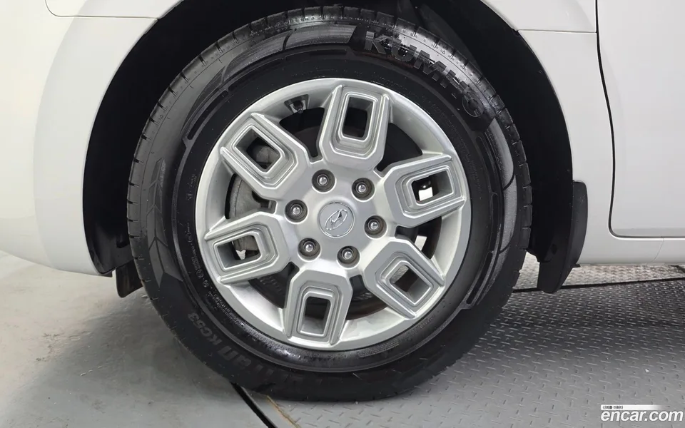 Hyundai Staria 5 2023 — thumbnail 5