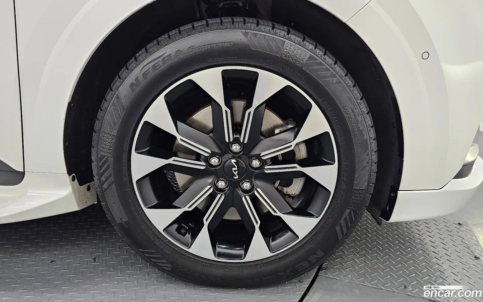 Kia Carnival 7 2022 — thumbnail 2