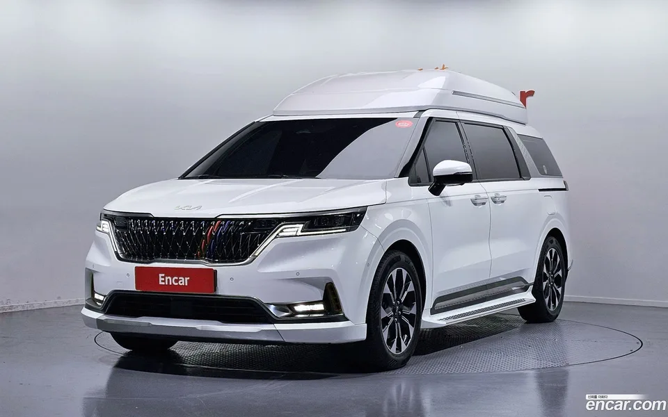 Kia Carnival 7 2022 — photo 1, buy with delivery to Moscow