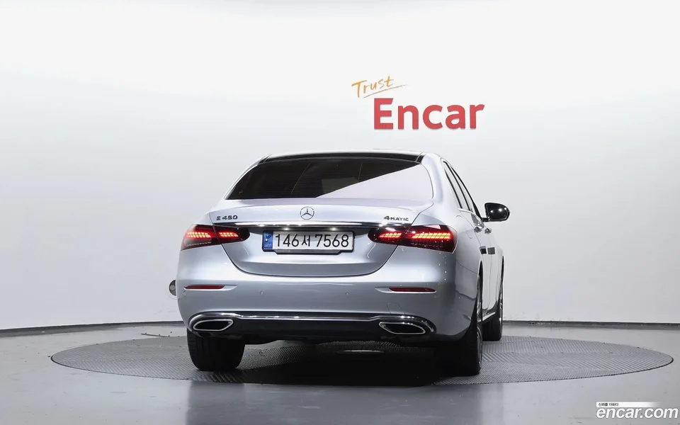 Mercedes-Benz E-Class E450 4MATIC 2023 — thumbnail 4