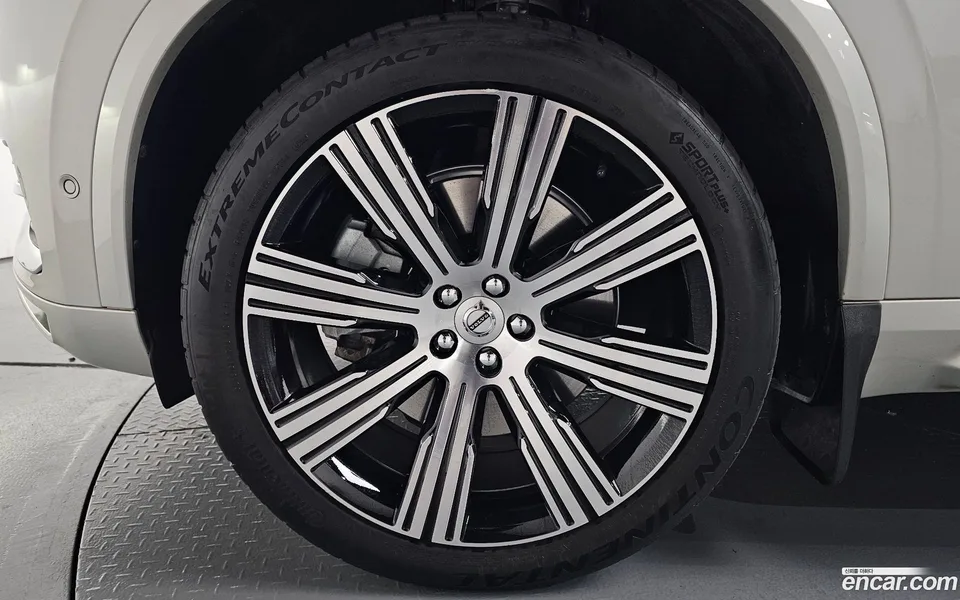 Volvo XC90 T8 2022 — thumbnail 2