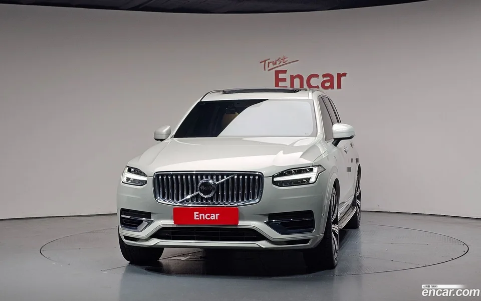 Volvo XC90 T8 2022 — thumbnail 3