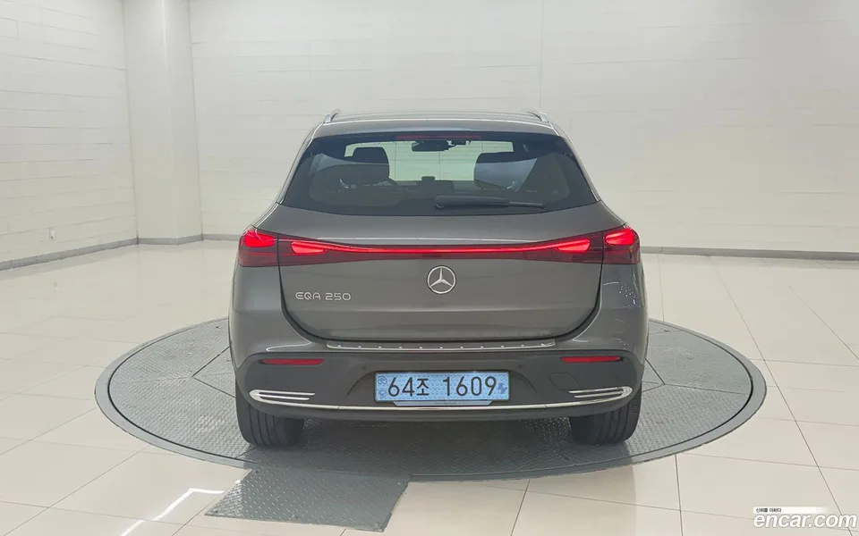 Mercedes-Benz EQA EQA250 2025 — thumbnail 4