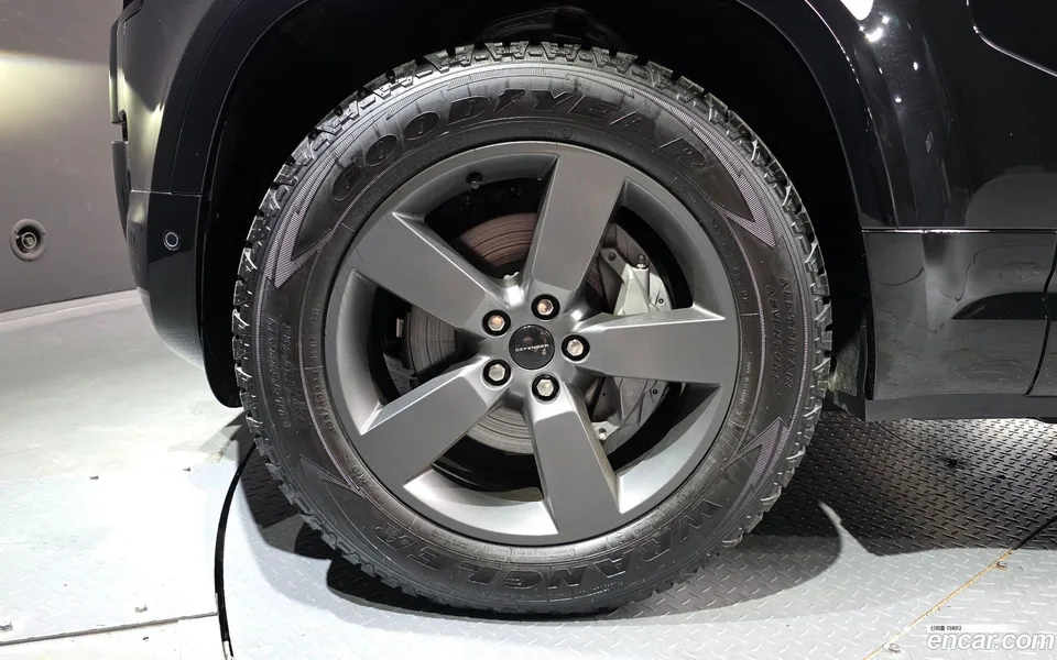 Land Rover Defender 130 P400 X- HSE 2026 — thumbnail 5