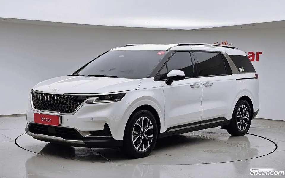 Kia Carnival 9 2022 — photo 1, buy with delivery to Moscow