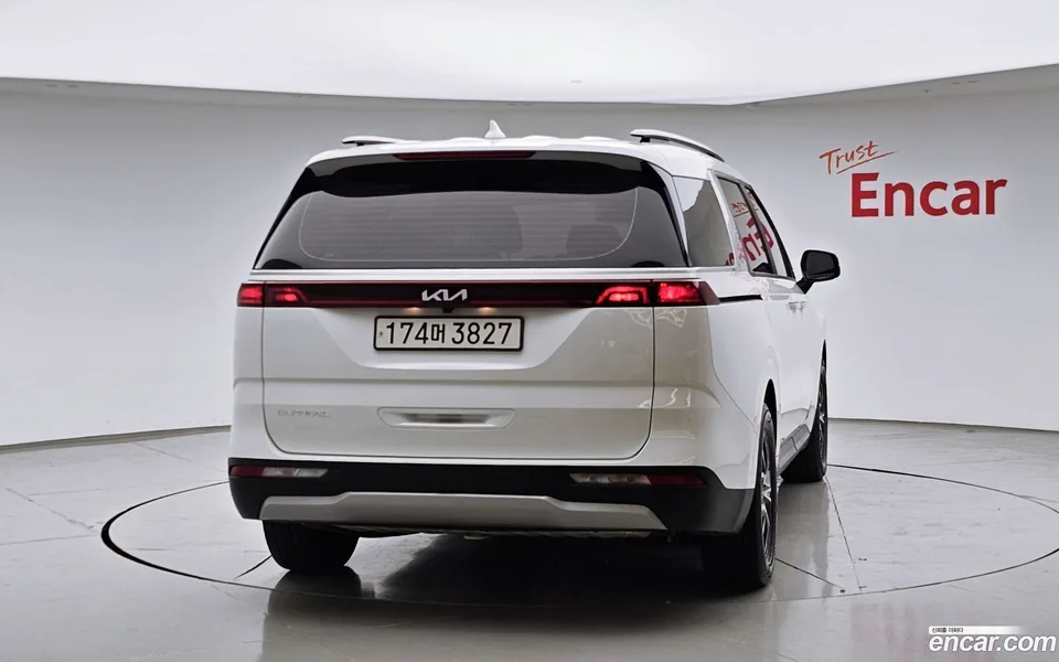 Kia Carnival 9 2022 — thumbnail 4