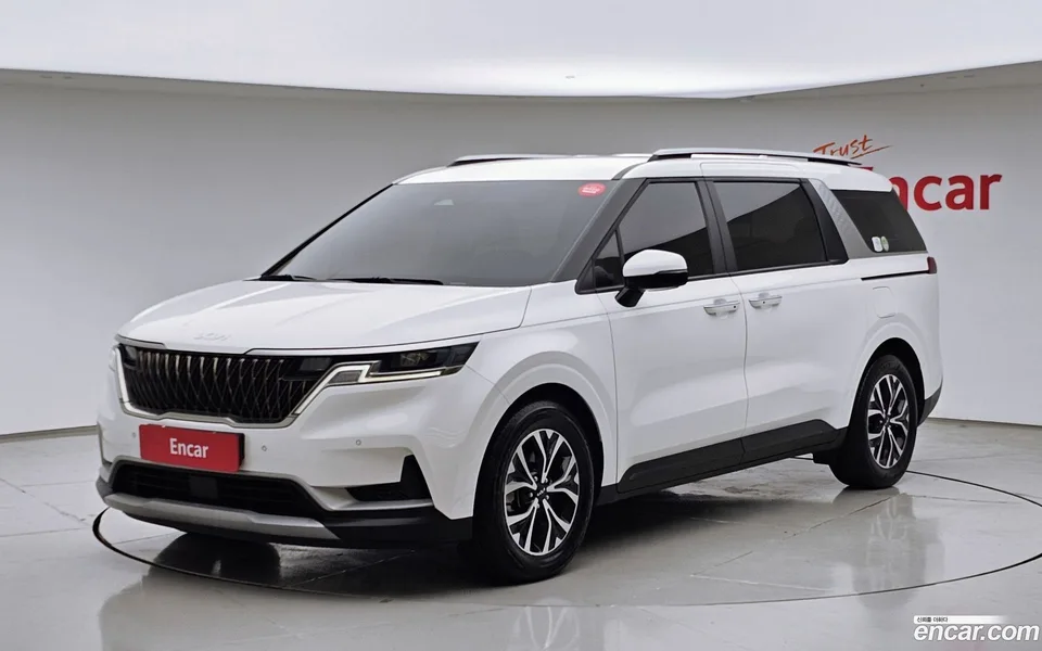 Kia Carnival 9 2022 — photo 1, buy with delivery to Moscow