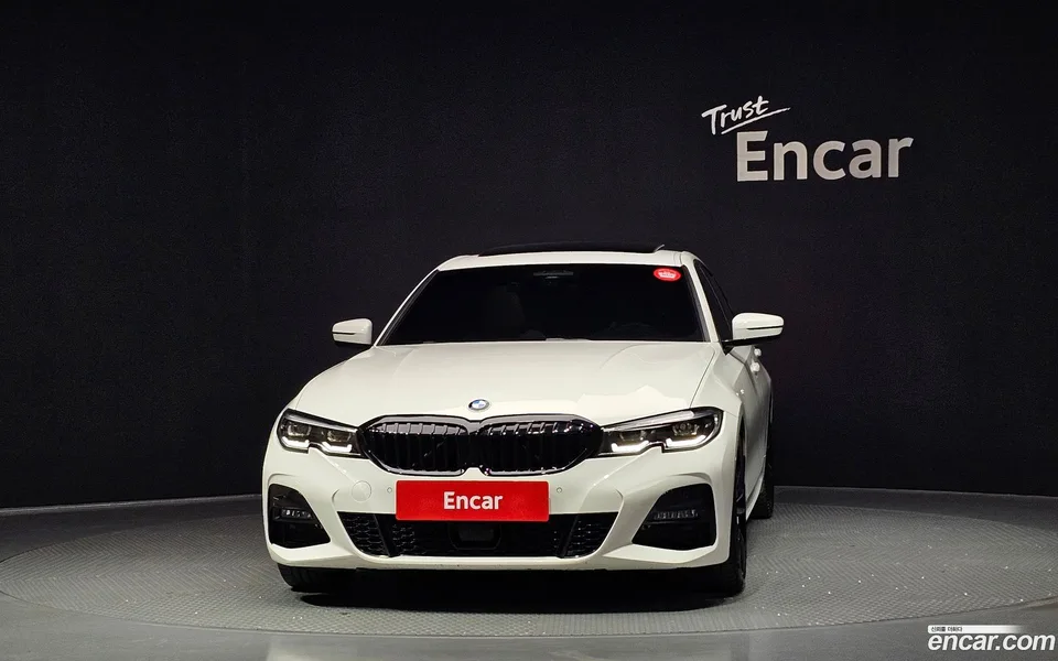 BMW 3 Series 320i M 2022 — thumbnail 3