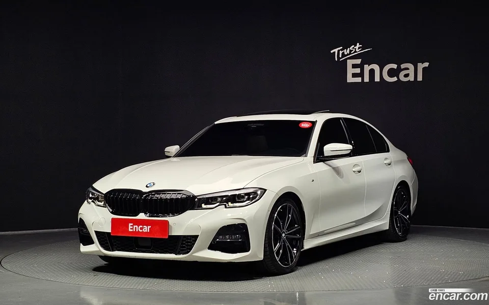 BMW 3 Series 320i M 2022 — photo 1, buy with delivery to Moscow