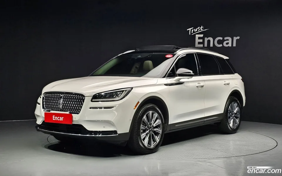 Lincoln Corsair 2.0 AWD 2022 — photo 1, buy with delivery to Moscow