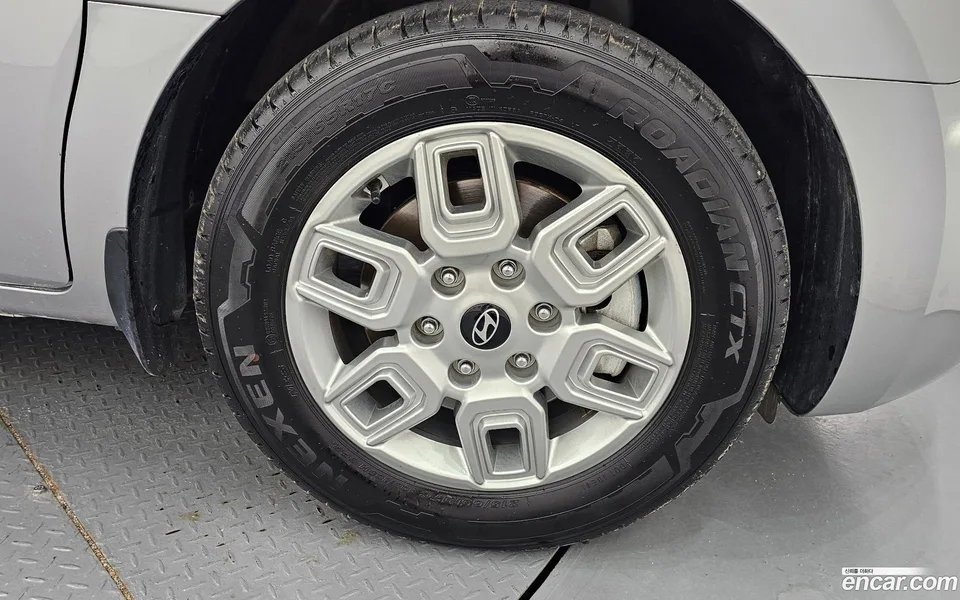 Hyundai Staria 5 2024 — thumbnail 2