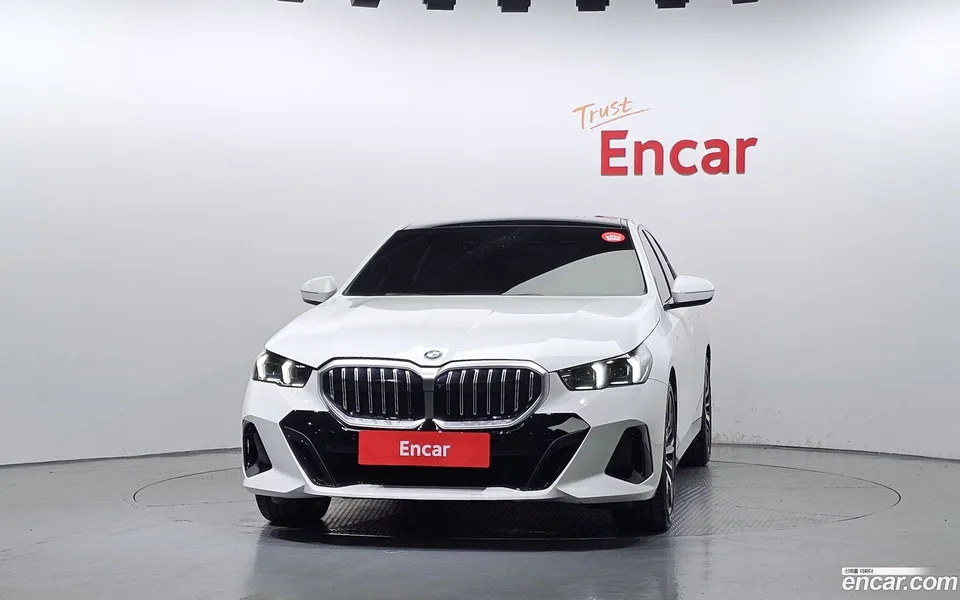 BMW 5 Series 530i xDrive M 2025 — thumbnail 3