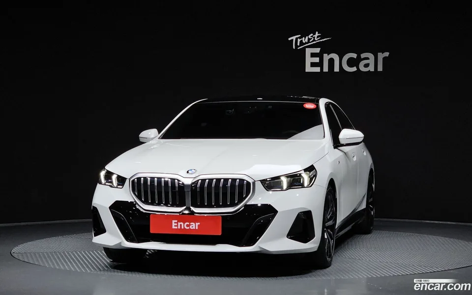 BMW 5 Series 530i xDrive M 2025 — thumbnail 3