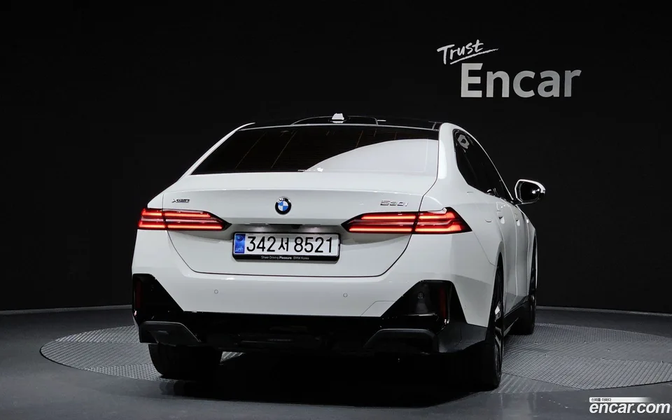 BMW 5 Series 530i xDrive M 2025 — thumbnail 4