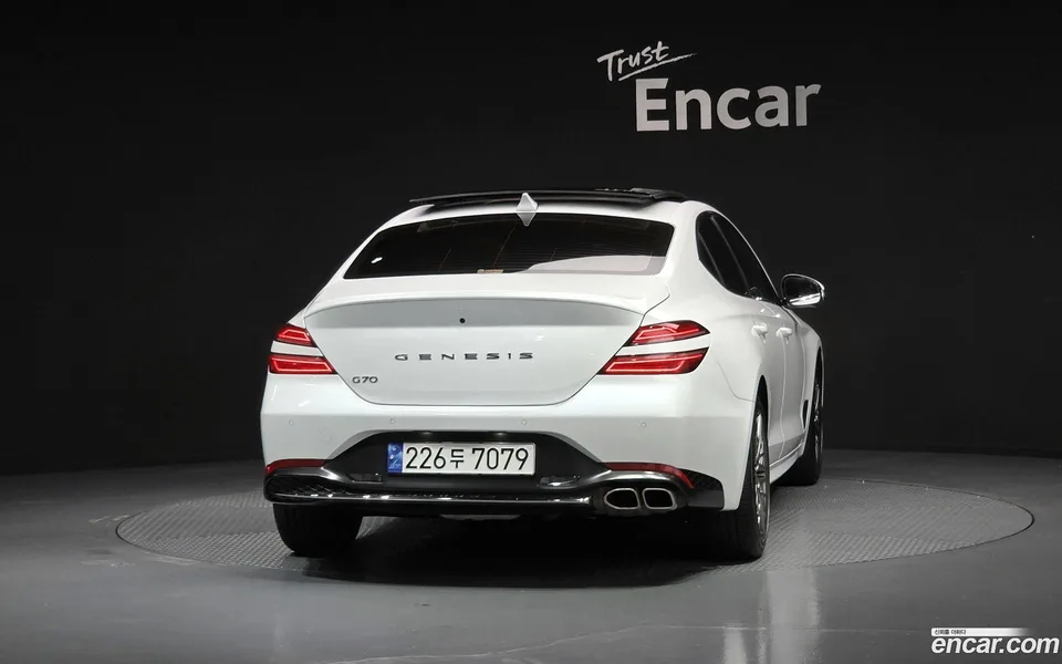 Genesis G70 2.0T 2WD 2023 — thumbnail 4