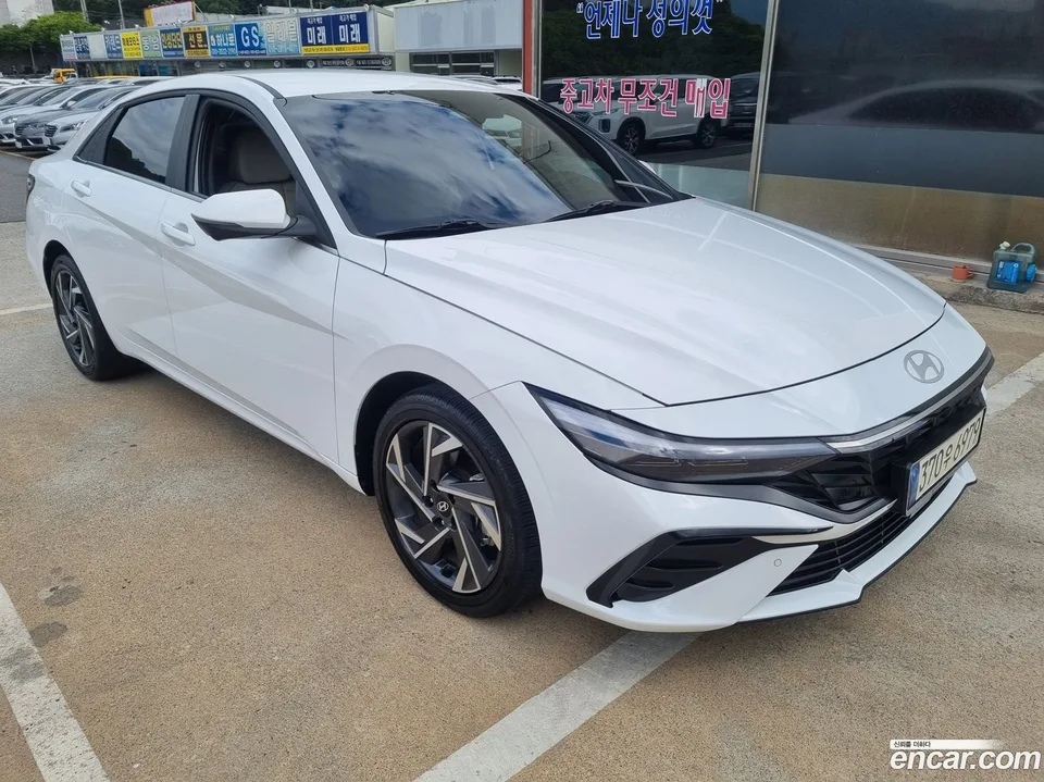 Hyundai Avante CN7 1.6 2024 — photo 1, buy with delivery to Moscow