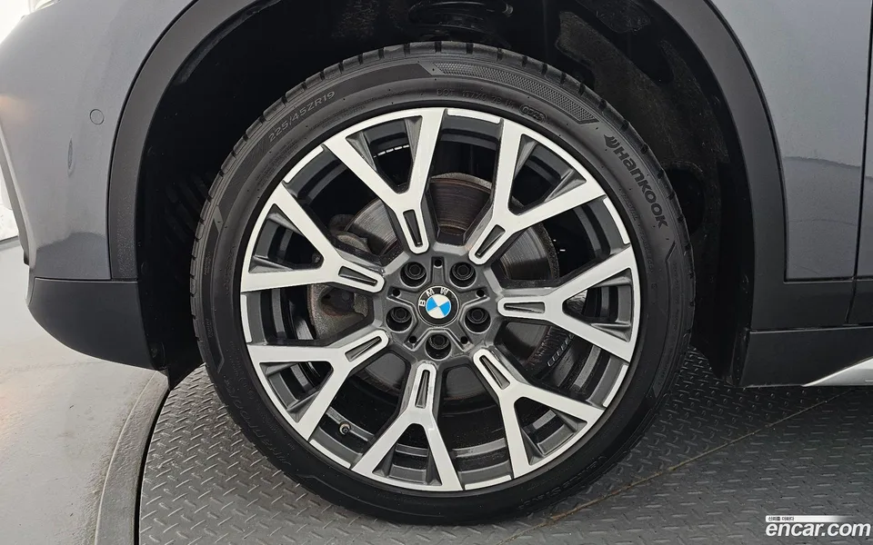 BMW X1 xDrive 20i xLine 2022 — thumbnail 5