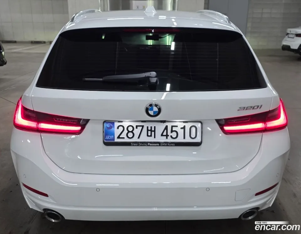 BMW 3 Series 320i 2025 — thumbnail 4