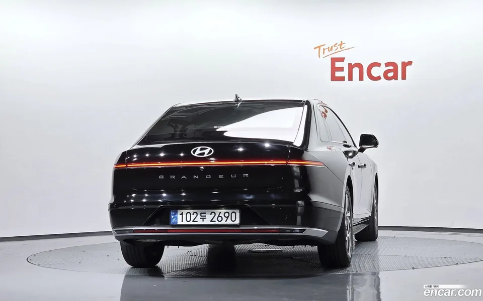 Hyundai Grandeur Hybrid 2023 — thumbnail 4