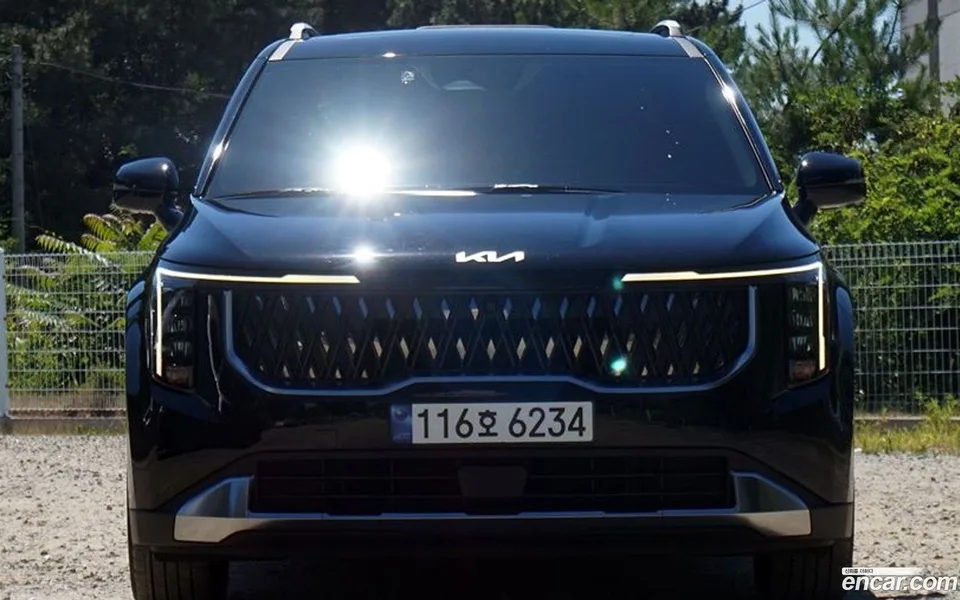 Kia Carnival 7 2025 — photo 1, buy with delivery to Moscow