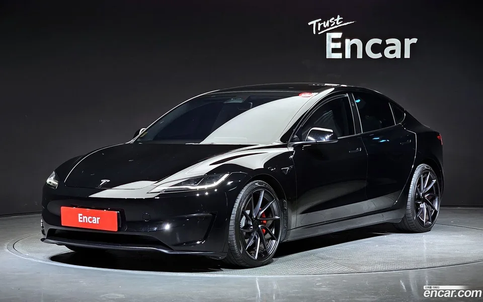 Tesla Model 3 AWD 2024 — photo 1, buy with delivery to Moscow
