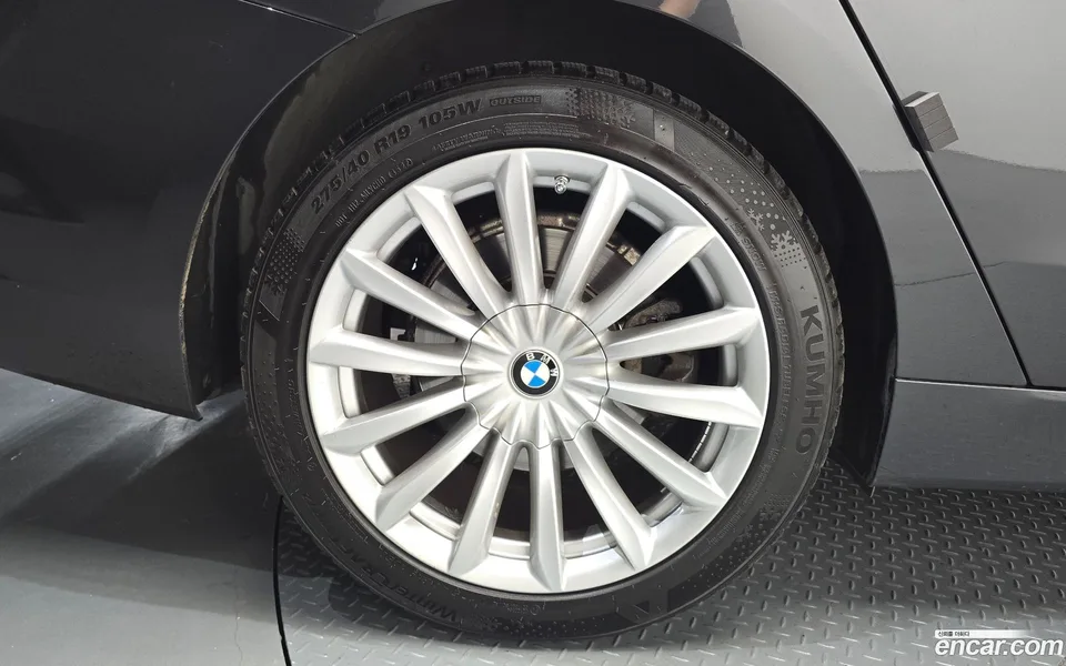BMW 6 Series GT 620d 2022 — thumbnail 2